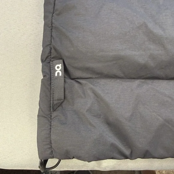 On Cloud Puffer Insulated Men's Challenger Jacket Black Sz Large Run On Cloud - Picture 11 of 16